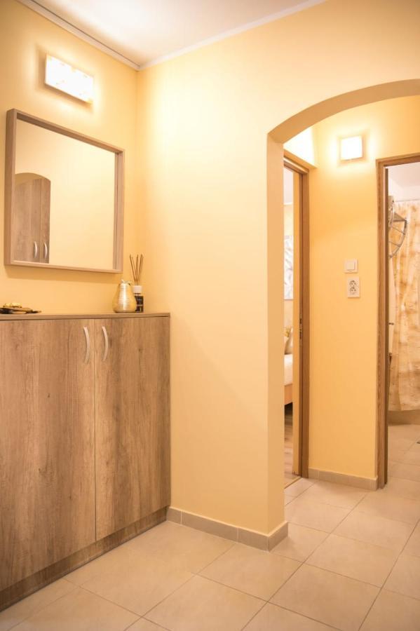 Golden Apartment Baneasa Bucareste Exterior foto