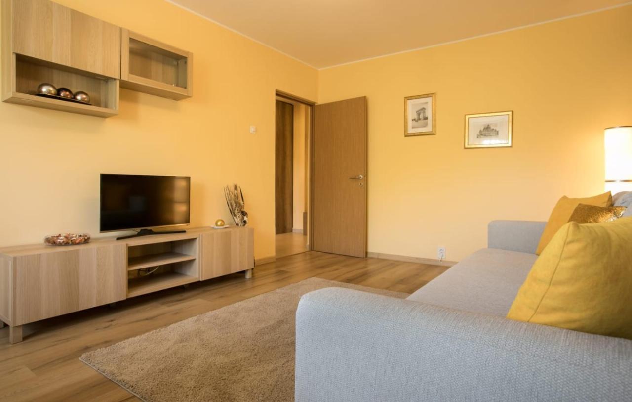 Golden Apartment Baneasa Bucareste Exterior foto