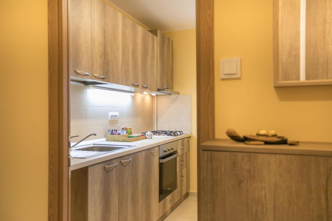 Golden Apartment Baneasa Bucareste Exterior foto
