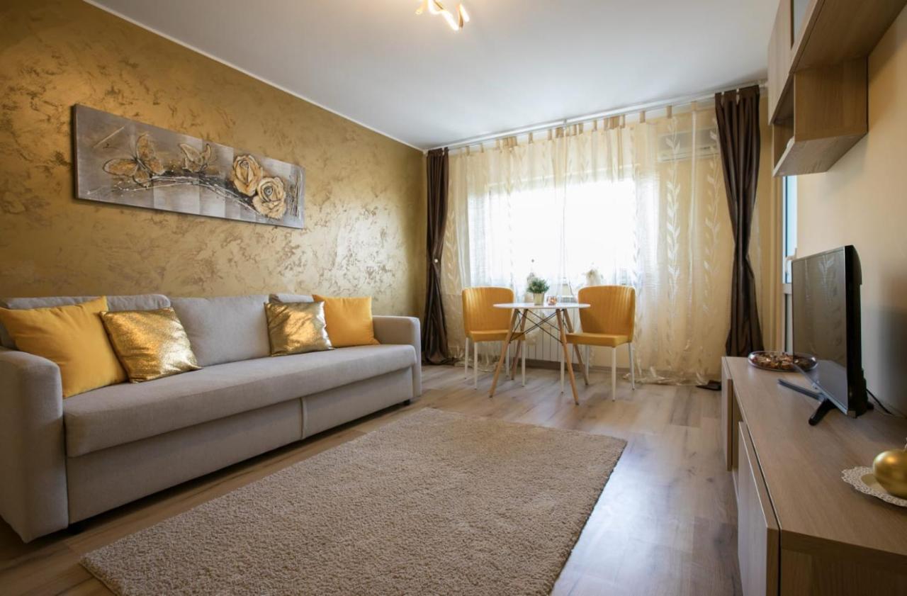 Golden Apartment Baneasa Bucareste Exterior foto