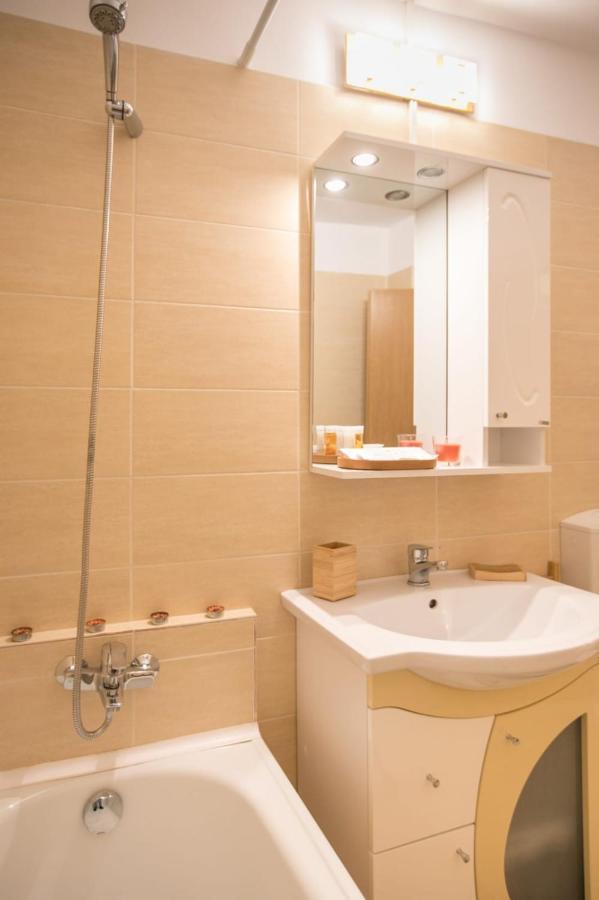 Golden Apartment Baneasa Bucareste Exterior foto