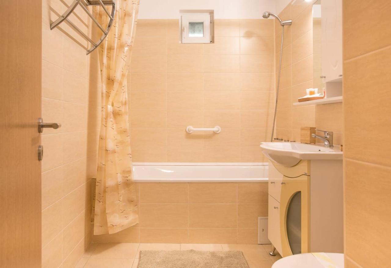 Golden Apartment Baneasa Bucareste Exterior foto
